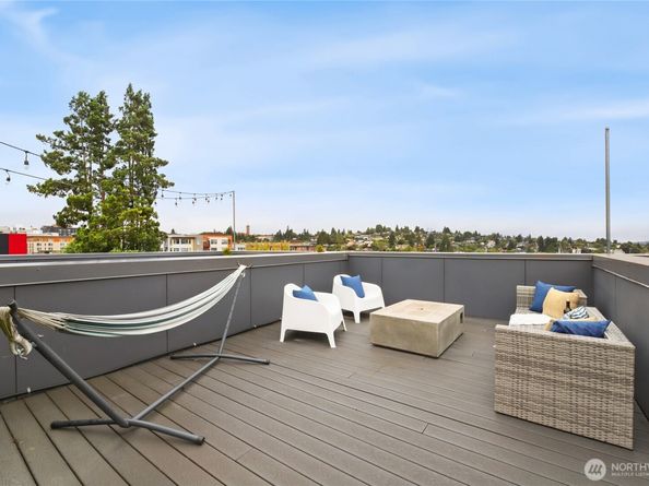 4710 37th Avenue SW B, Seattle WA 98126