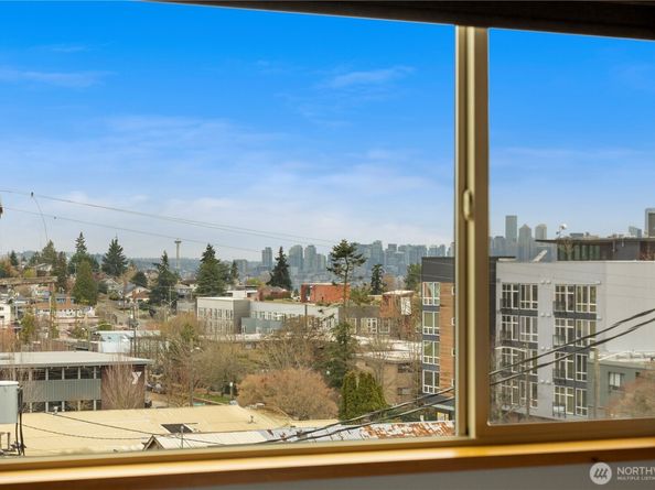 4710 37th Avenue SW B, Seattle WA 98126