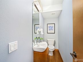 4710 37th Avenue SW B, Seattle WA 98126