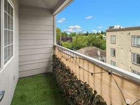 7301 5th Avenue NE 403, Seattle WA 98115