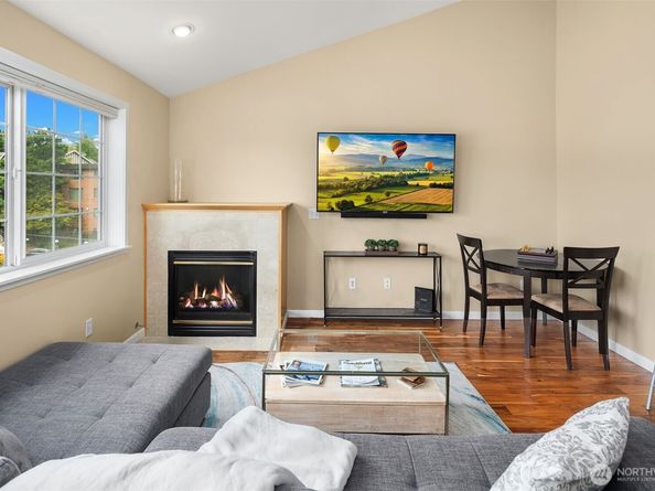 7301 5th Avenue NE 403, Seattle WA 98115