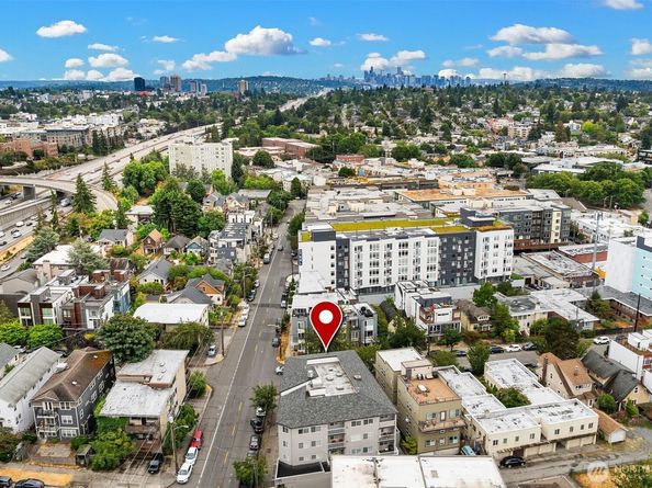 7301 5th Avenue NE 403, Seattle WA 98115