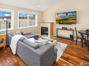 7301 5th Avenue NE 403, Seattle WA 98115