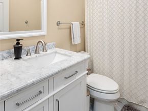 7301 5th Avenue NE 403, Seattle WA 98115