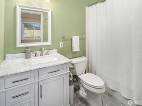 7301 5th Avenue NE 403, Seattle WA 98115