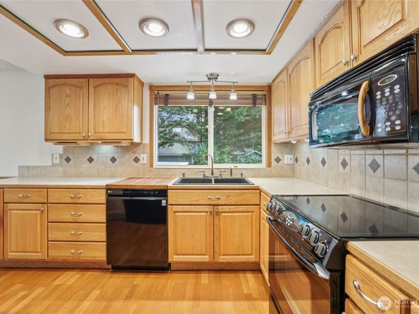3124 198th Place SE, Bothell WA 98012