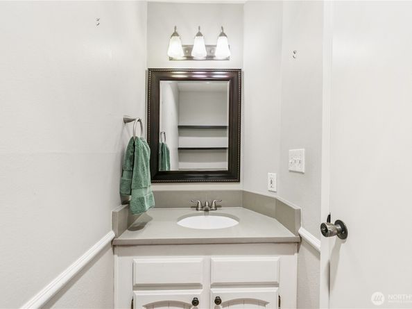957 12th Street NE 1013, Auburn WA 98002