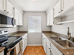957 12th Street NE 1013, Auburn WA 98002