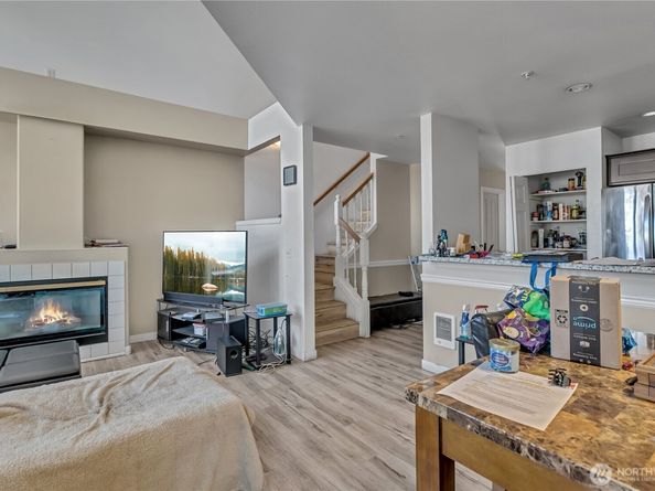 6706 S 239th Place E103, Kent WA 98032