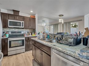6706 S 239th Place E103, Kent WA 98032