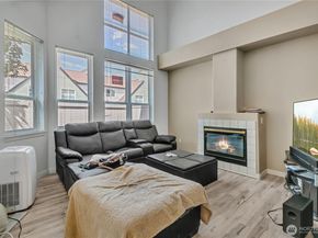 6706 S 239th Place E103, Kent WA 98032