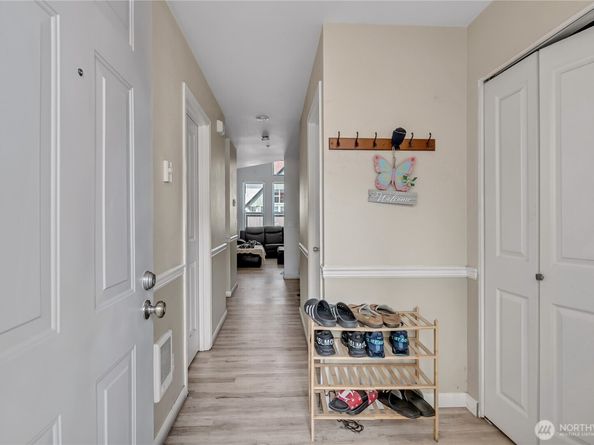 6706 S 239th Place E103, Kent WA 98032