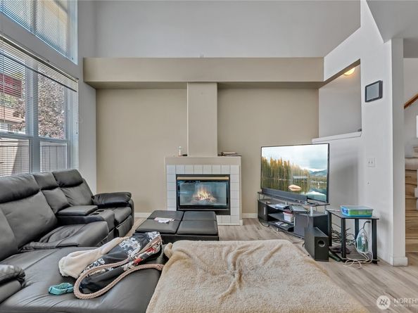 6706 S 239th Place E103, Kent WA 98032