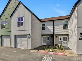 6706 S 239th Place