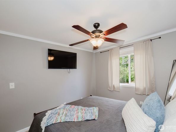 1116 Lower Marine Drive, Bremerton WA 98312