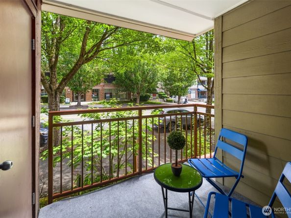 8745 Greenwood Avenue N 209, Seattle WA 98103