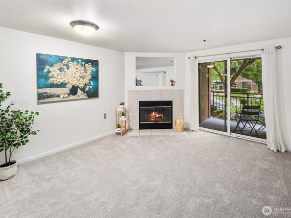 8745 Greenwood Avenue N 209, Seattle WA 98103