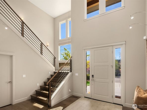 212 5th Avenue W, Kirkland WA 98033