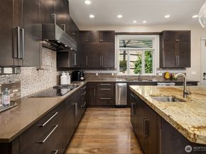 212 5th Avenue W, Kirkland WA 98033