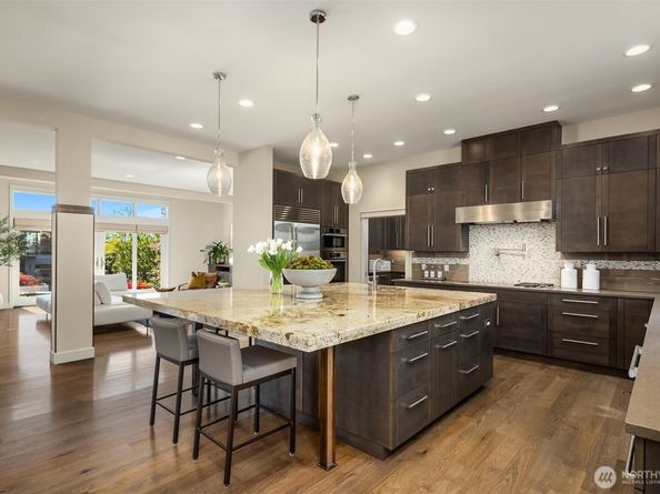 212 5th Avenue W, Kirkland WA 98033