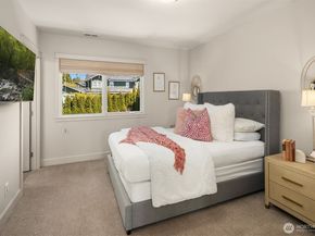 212 5th Avenue W, Kirkland WA 98033
