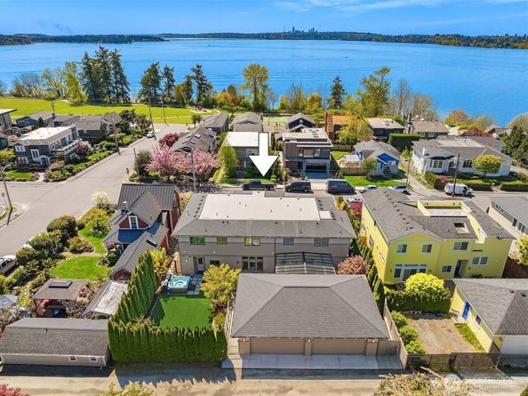 212 5th Avenue W, Kirkland WA 98033