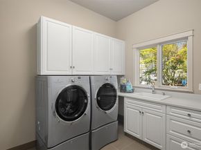 212 5th Avenue W, Kirkland WA 98033