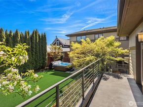 212 5th Avenue W, Kirkland WA 98033