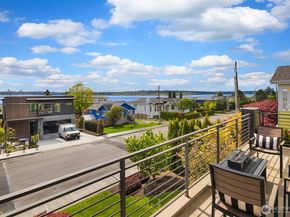 212 5th Avenue W, Kirkland WA 98033