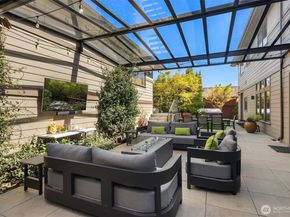 212 5th Avenue W, Kirkland WA 98033