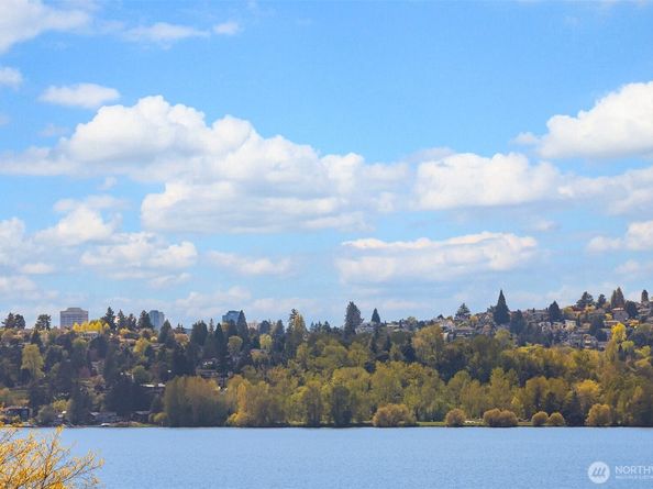 212 5th Avenue W, Kirkland WA 98033