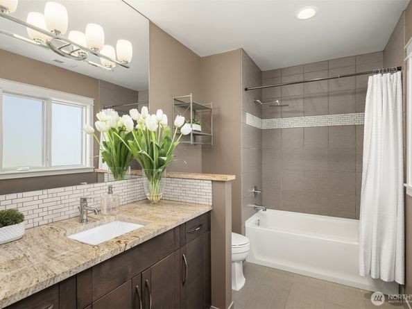 212 5th Avenue W, Kirkland WA 98033
