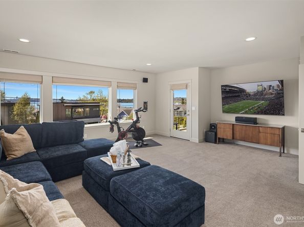 212 5th Avenue W, Kirkland WA 98033
