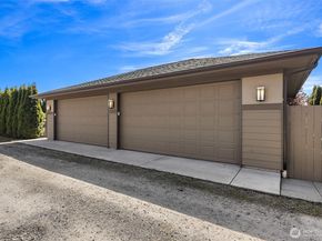 212 5th Avenue W, Kirkland WA 98033