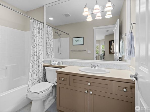 205 Newport Way NW G2, Issaquah WA 98027