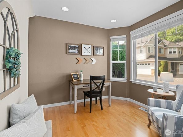 205 Newport Way NW G2, Issaquah WA 98027