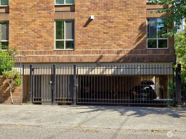 905 Cherry Street 606, Seattle WA 98104