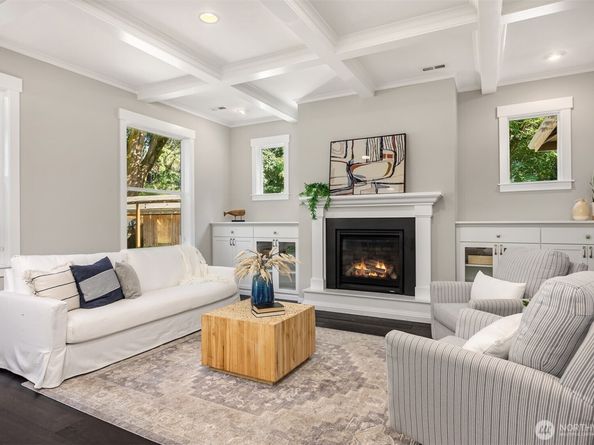 10674 N Madison Avenue NE, Bainbridge Island WA 98110