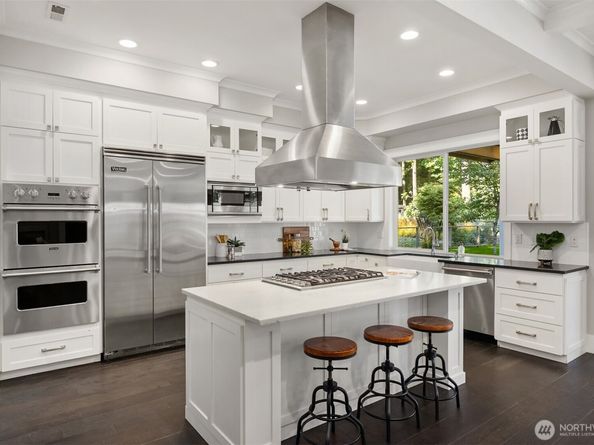 10674 N Madison Avenue NE, Bainbridge Island WA 98110