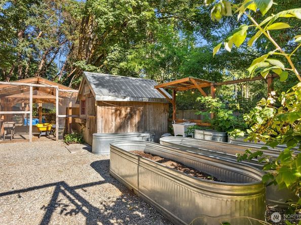 10674 N Madison Avenue NE, Bainbridge Island WA 98110