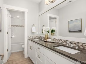10674 N Madison Avenue NE, Bainbridge Island WA 98110