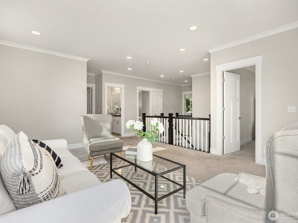 10674 N Madison Avenue NE, Bainbridge Island WA 98110