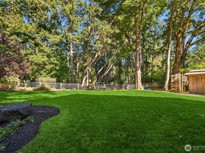 10674 N Madison Avenue NE, Bainbridge Island WA 98110