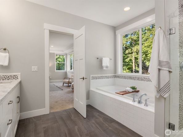 10674 N Madison Avenue NE, Bainbridge Island WA 98110