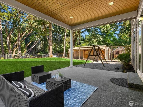 10674 N Madison Avenue NE, Bainbridge Island WA 98110