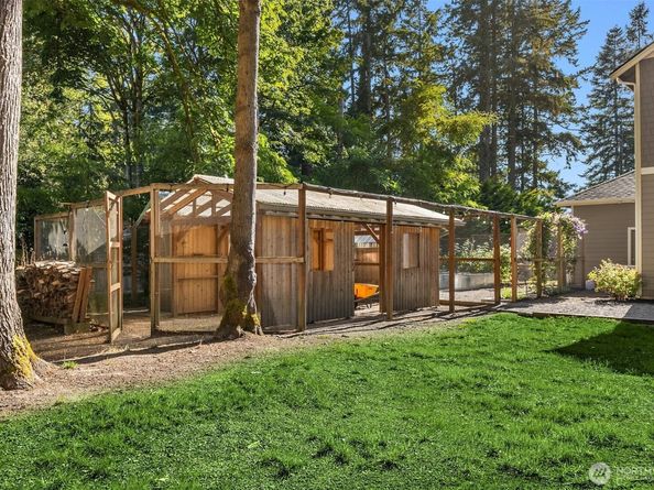 10674 N Madison Avenue NE, Bainbridge Island WA 98110