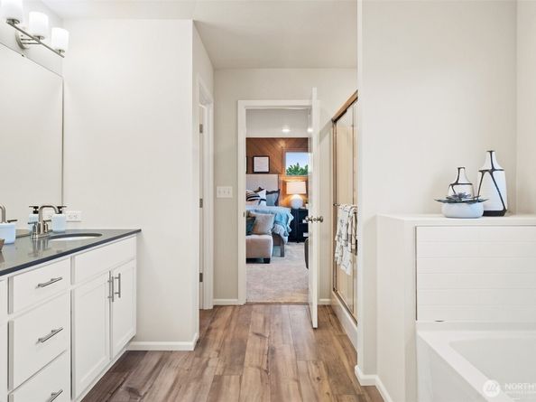 17505 NE Midnight Sun Loop, Poulsbo WA 98370