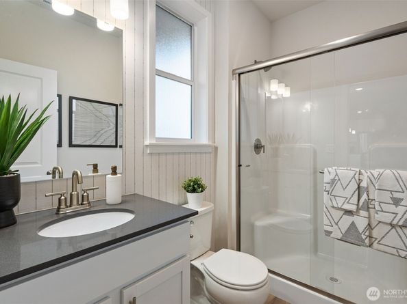 17505 NE Midnight Sun Loop, Poulsbo WA 98370