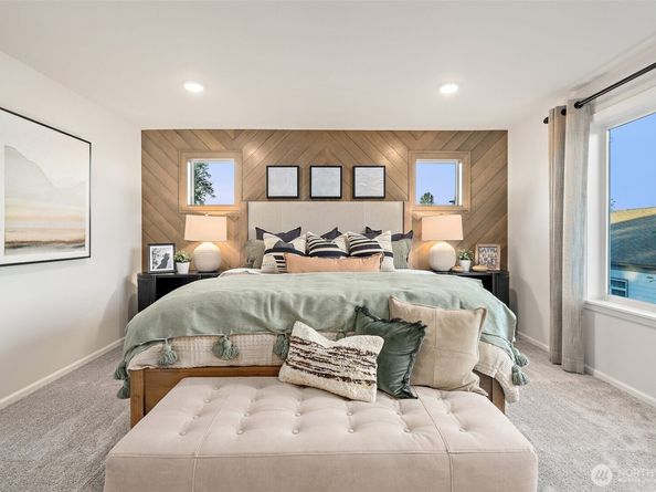 17505 NE Midnight Sun Loop, Poulsbo WA 98370