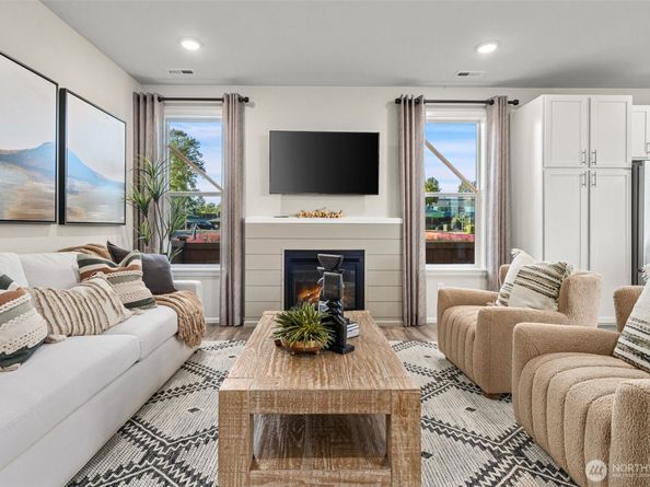 17505 NE Midnight Sun Loop, Poulsbo WA 98370
